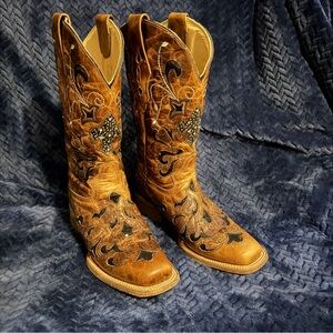 Women's Tan Embroidered Western Boots